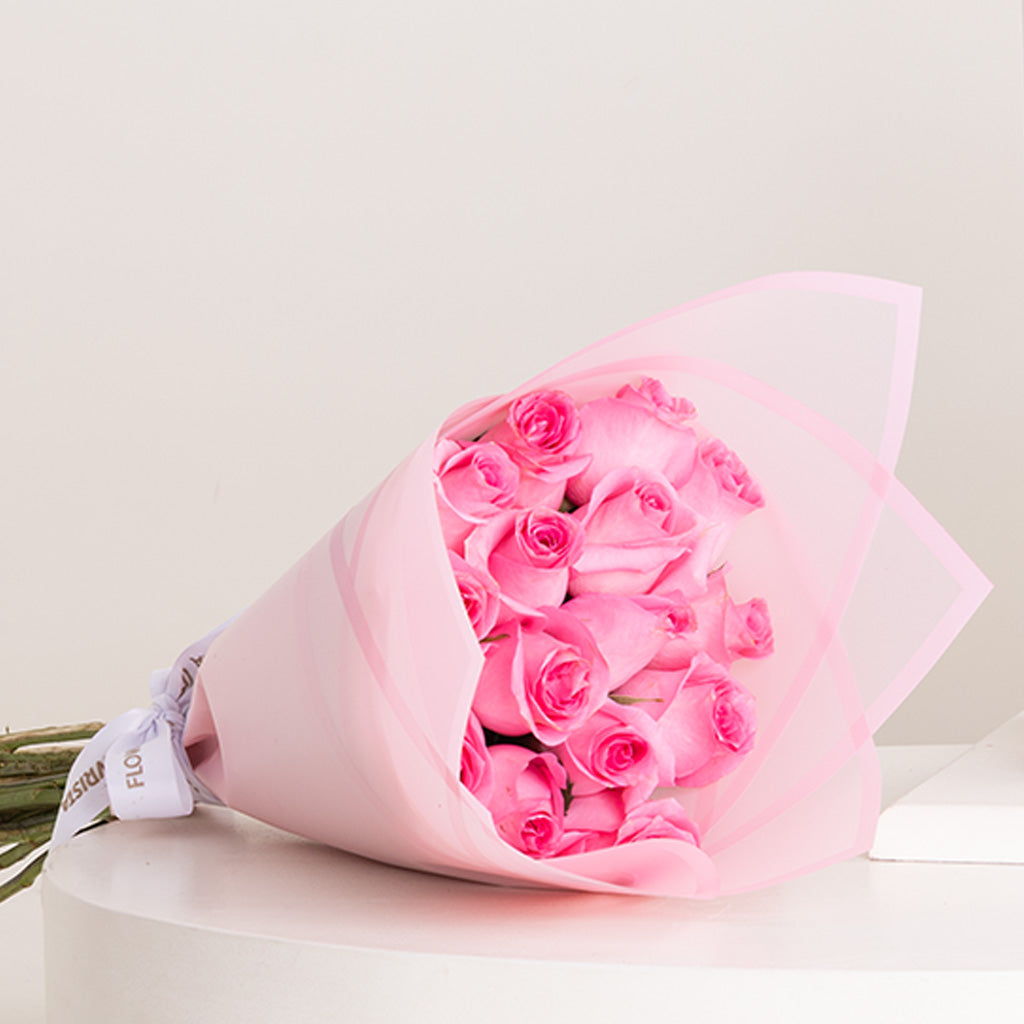 Felizmoda Sterling Silver Star Necklace with Pink Roses