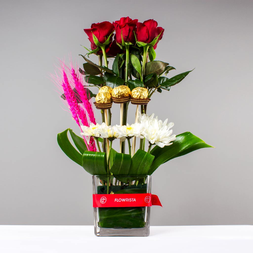Flowrista | Red & White Roses Vase with Ferrero Rocher