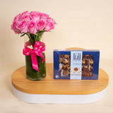 Zadna Dates Mixed Nuts & 15 Pink Roses Vase