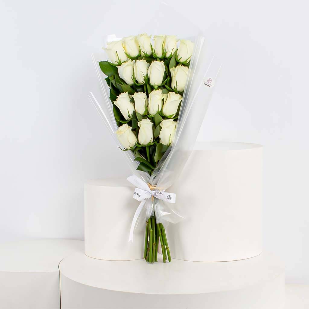 Flowrista | White Roses Bouquet - 17 Stems