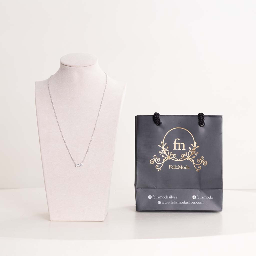 Felizmoda Three-Flower Silver Necklace