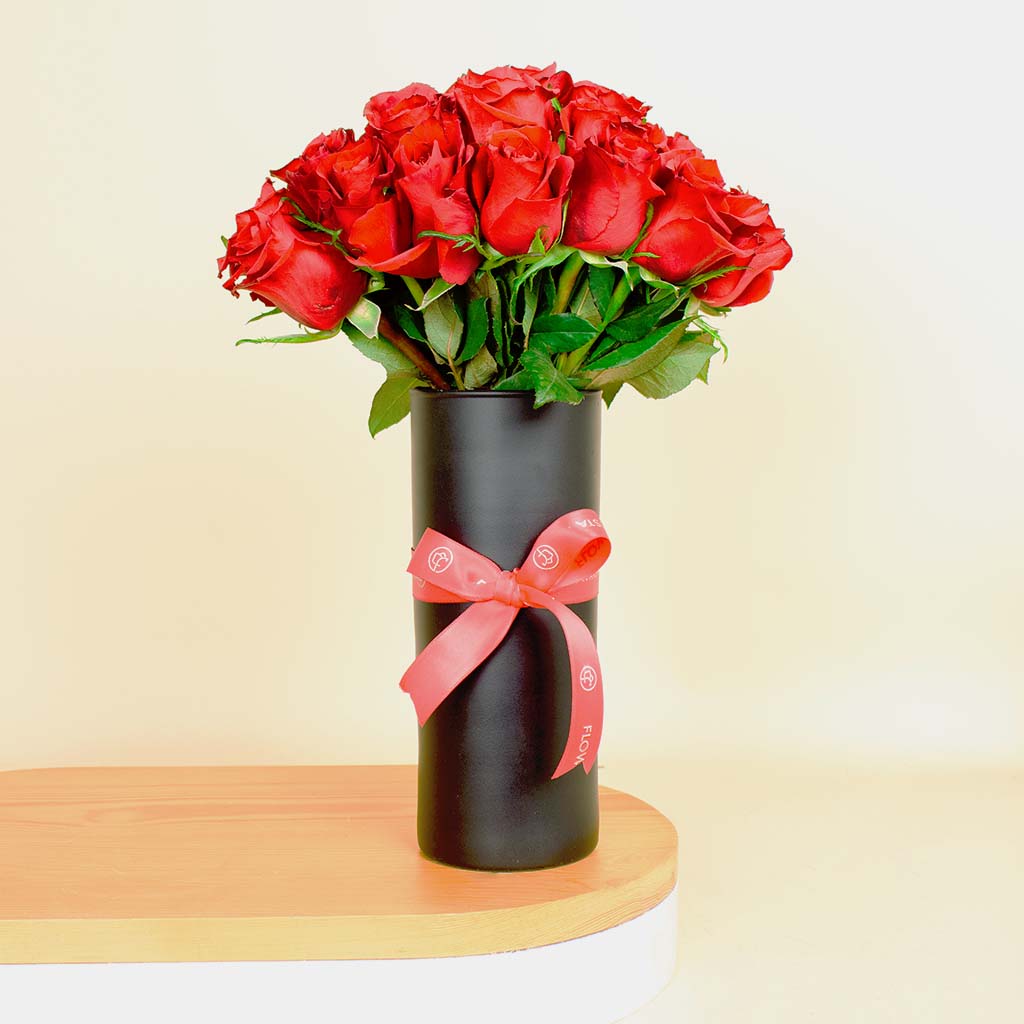 Amaz Elysian Radiance Necklace | Red flower vase