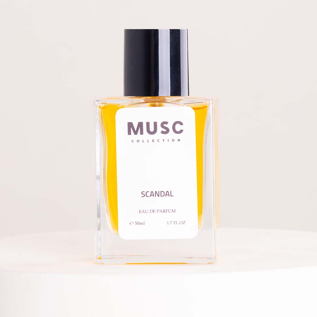 MUSC Scandal Musc Perfume & 15 Pink Roses